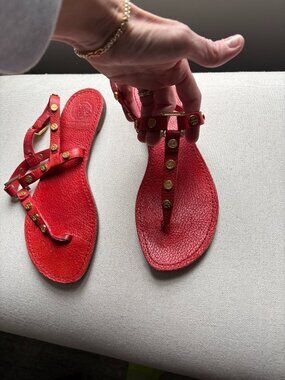 Tory Birch Tumbled leather red sandals with brass details. Size 8.5